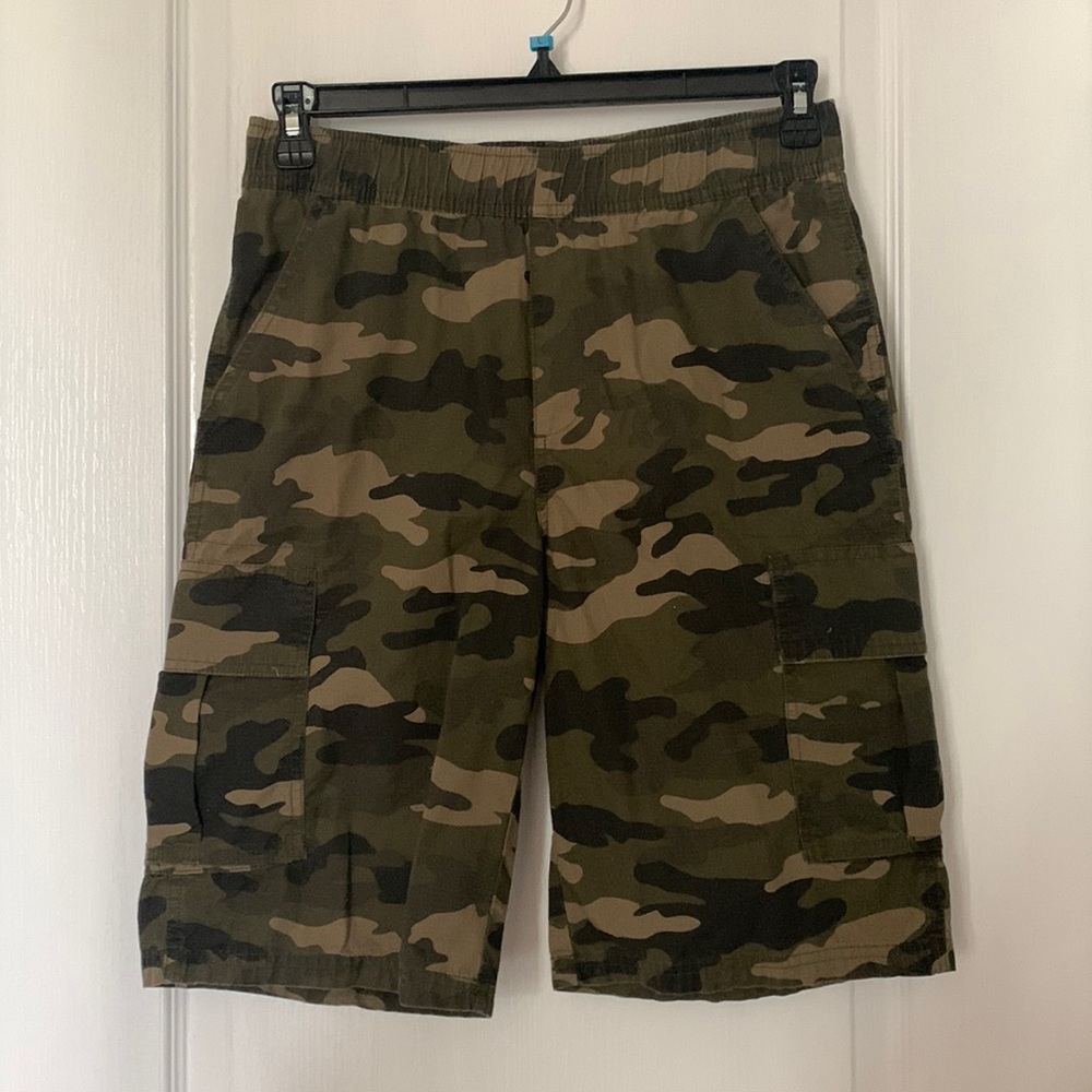 Camo size 16 boy’s cargo knee length shorts.
